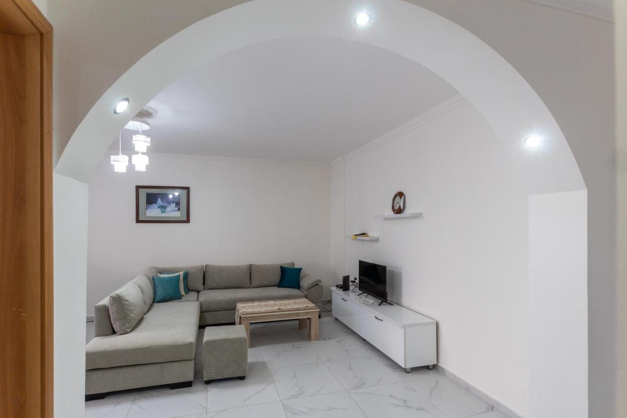 Comfortable Apartment Next To The Beach Durres Bagian luar foto