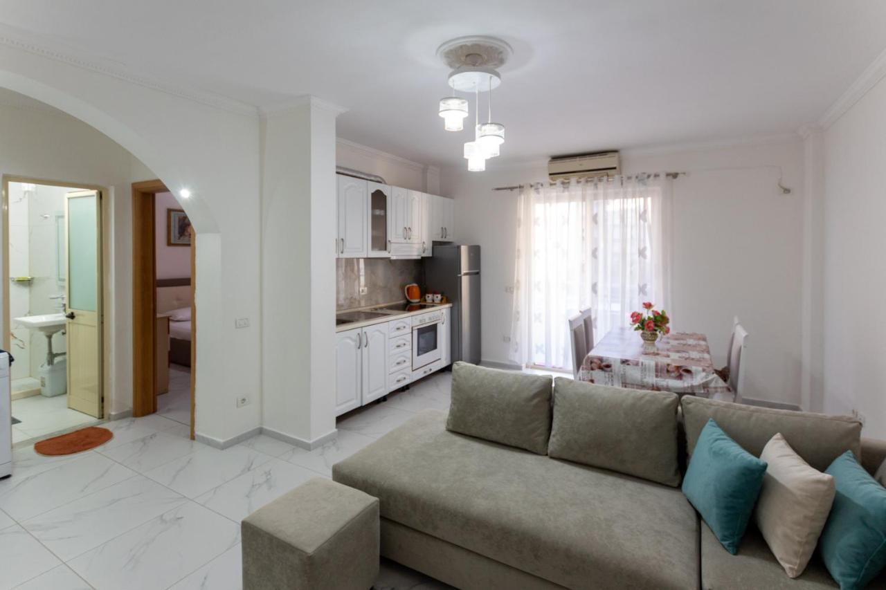 Comfortable Apartment Next To The Beach Durres Bagian luar foto