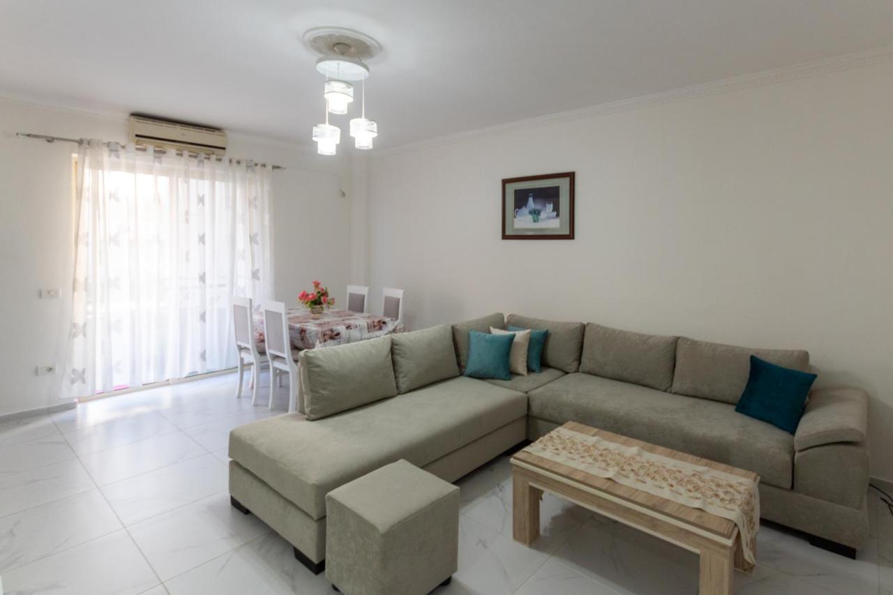 Comfortable Apartment Next To The Beach Durres Bagian luar foto